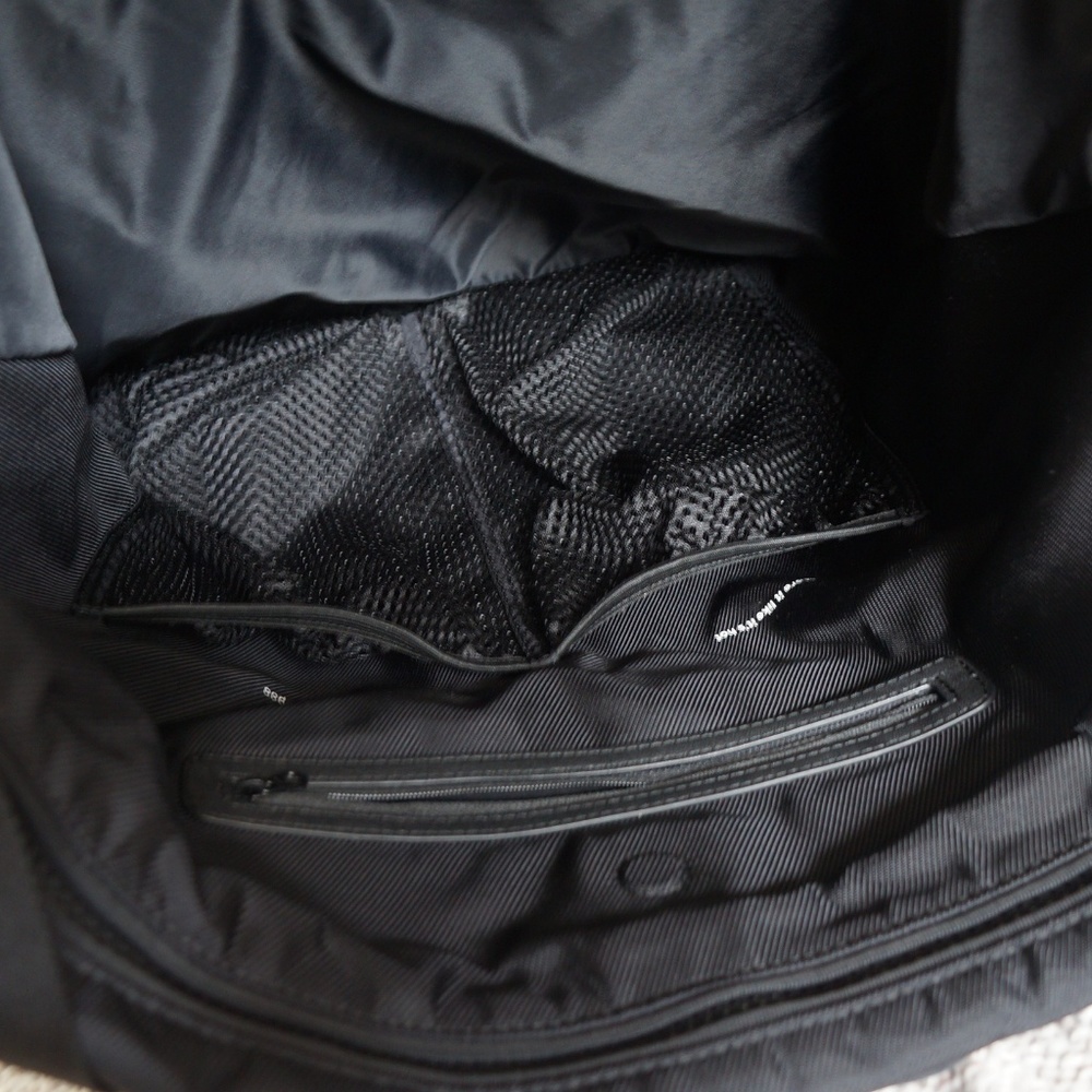 lululemon athletica Black Convertible Tote Crossbody Bag - Picture 4 of 8